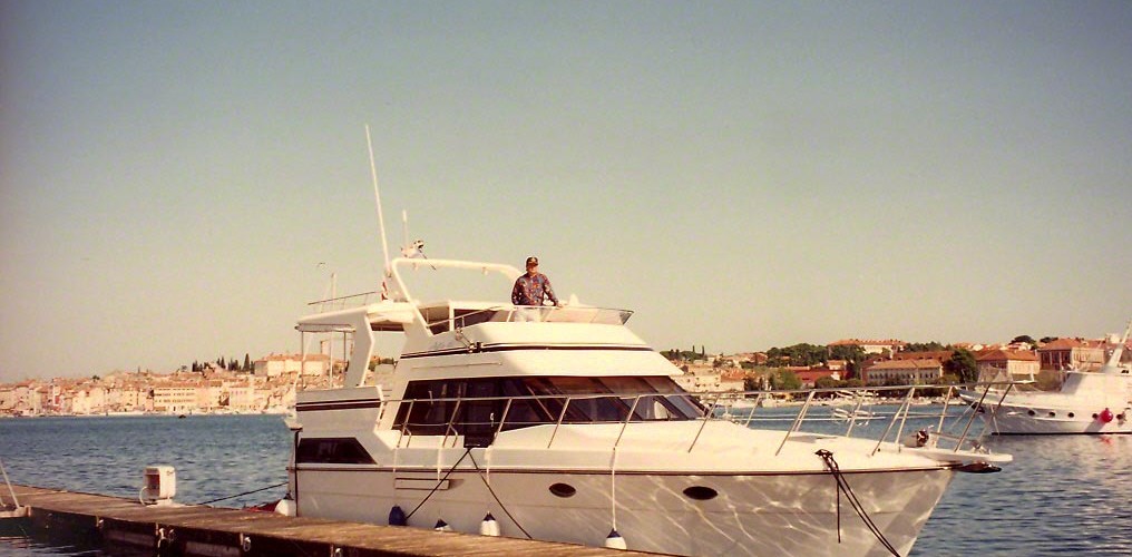 Yacht in Hafen